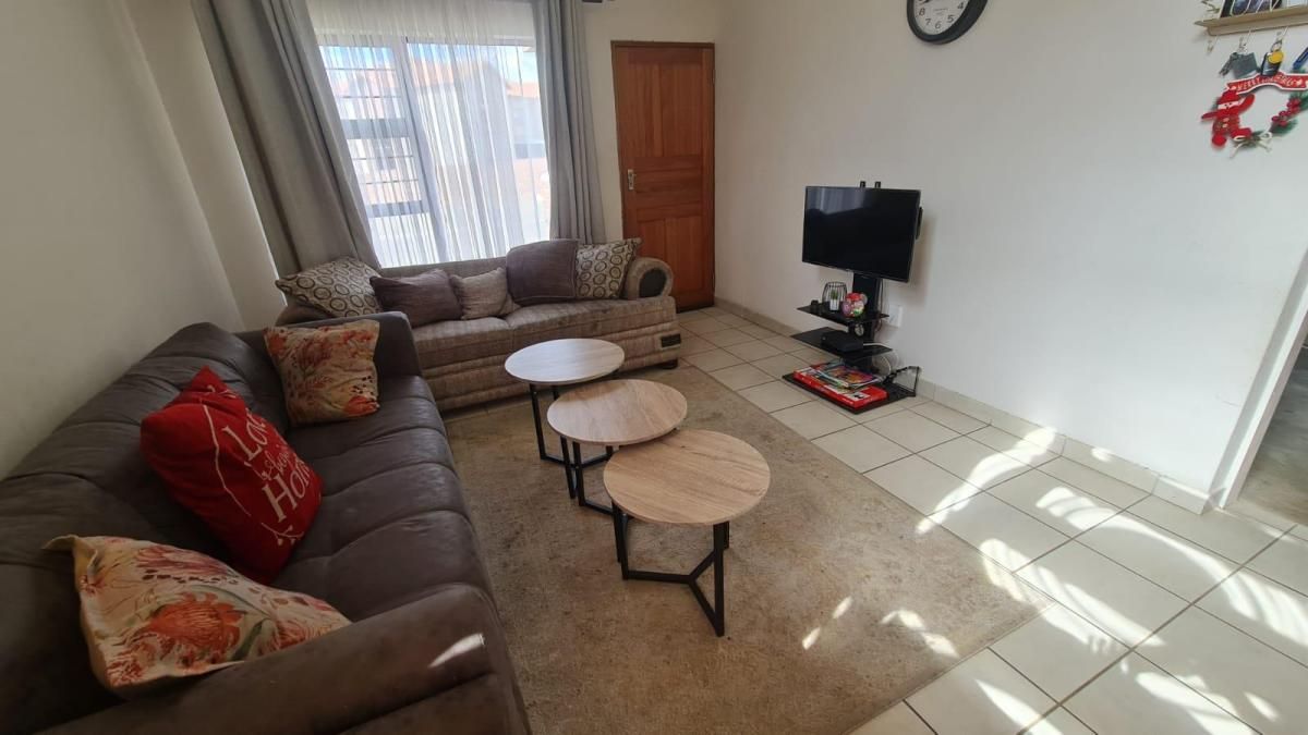 Photo 4 of 21