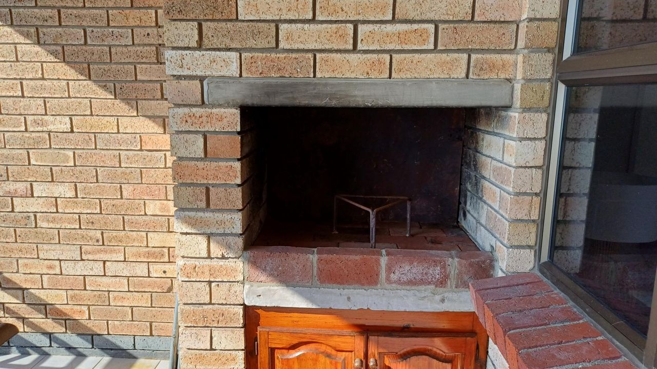Photo 37 of 38