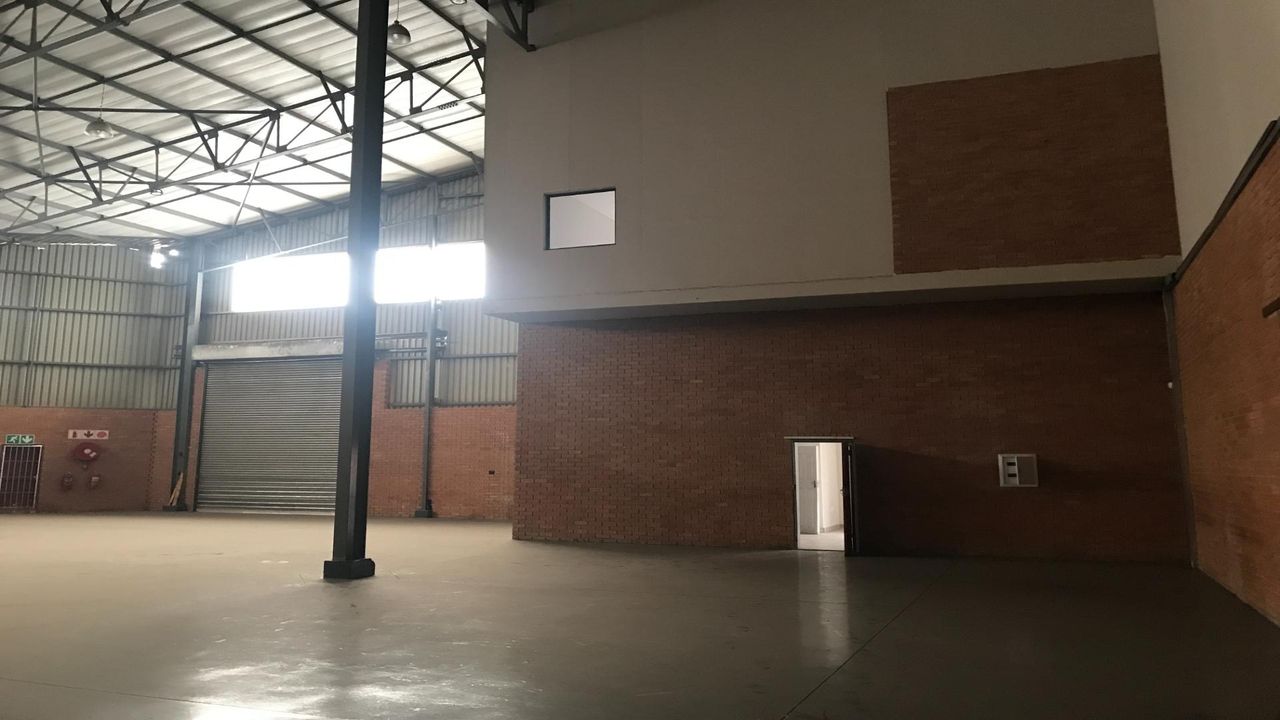 Photo 12 of 18