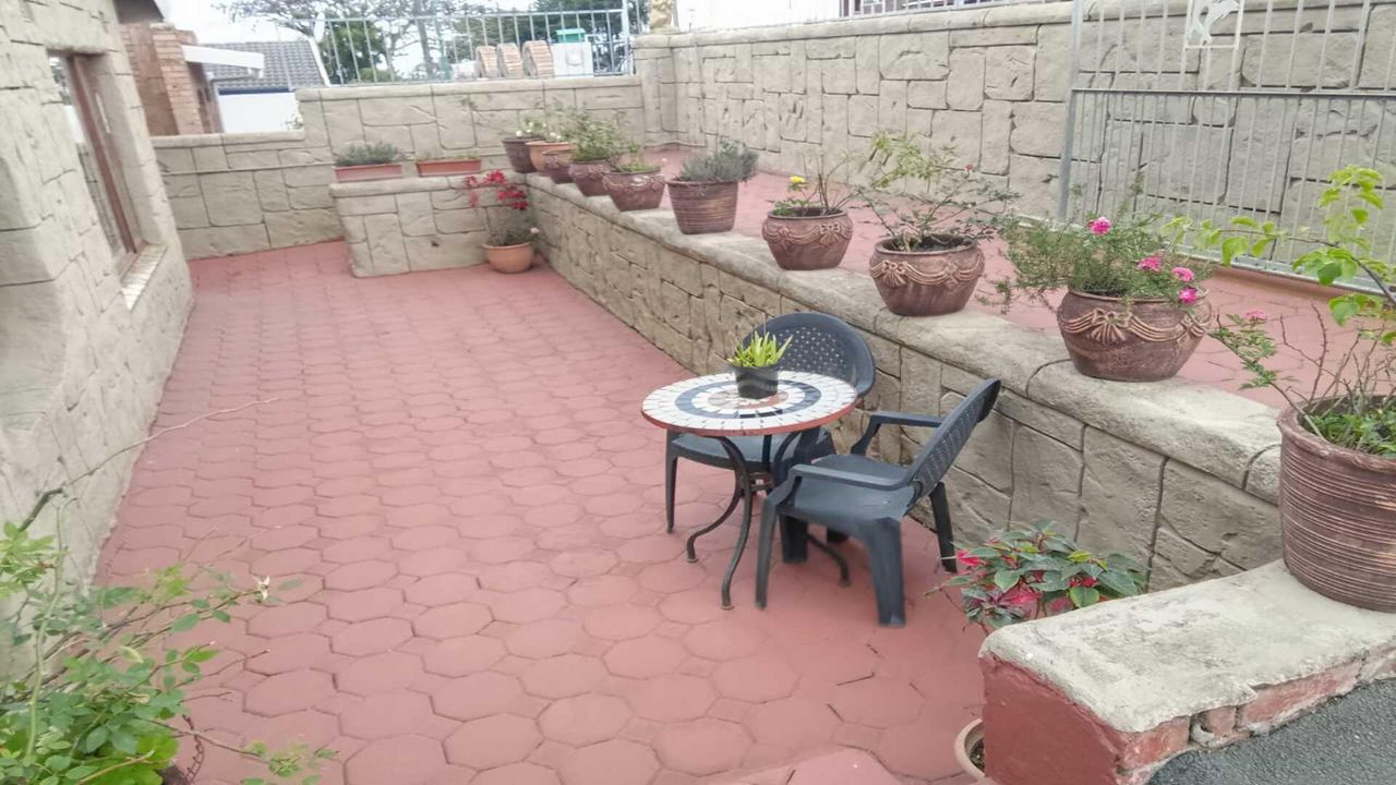 Photo 6 of 27