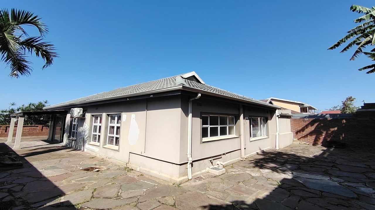 Photo 2 of 25