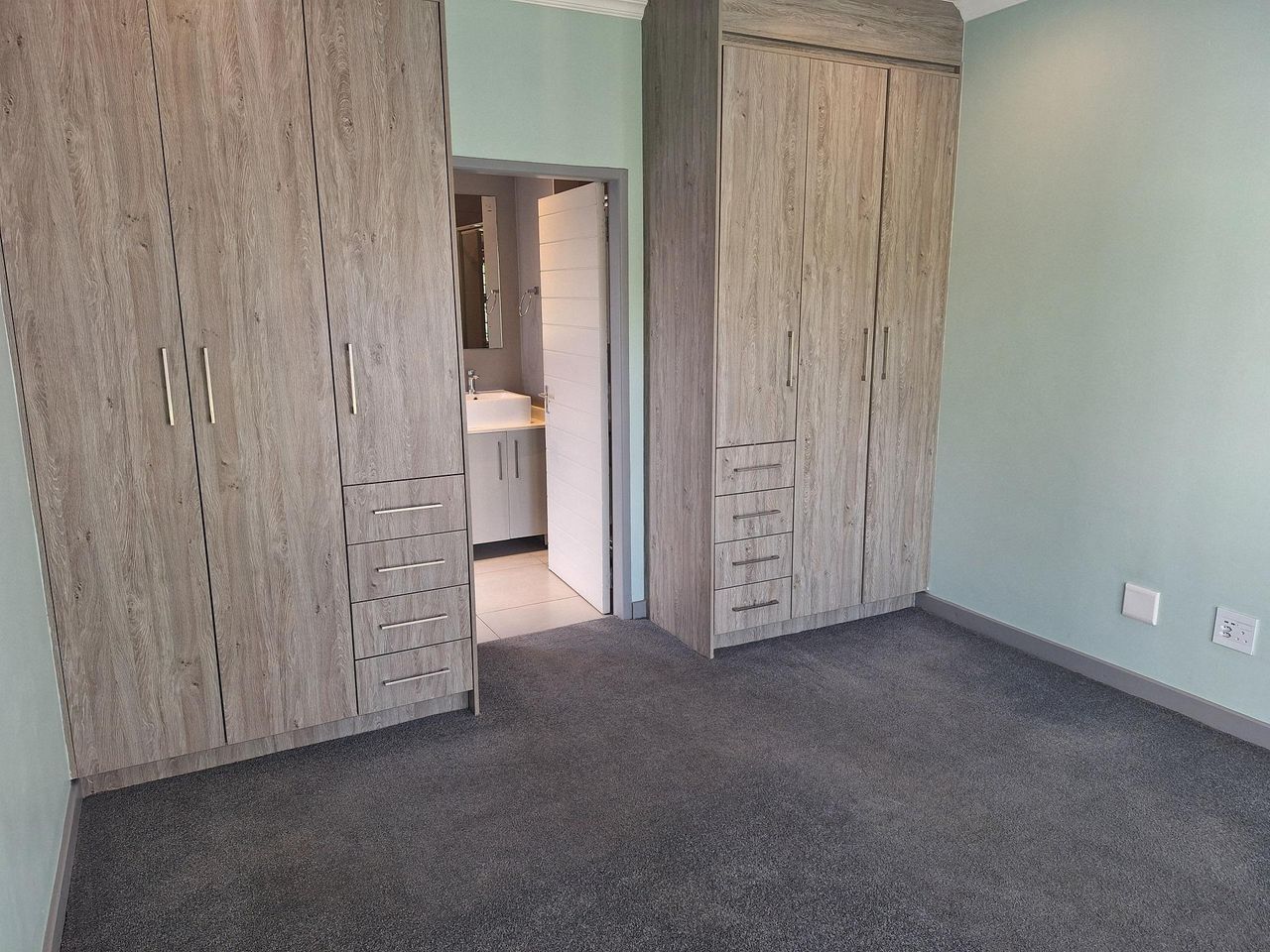 Photo 13 of 25