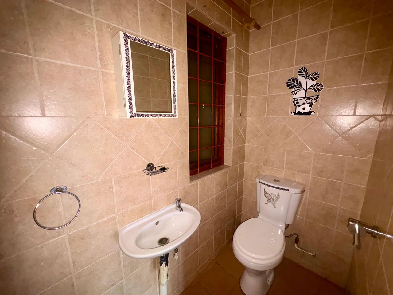Photo 9 of 21