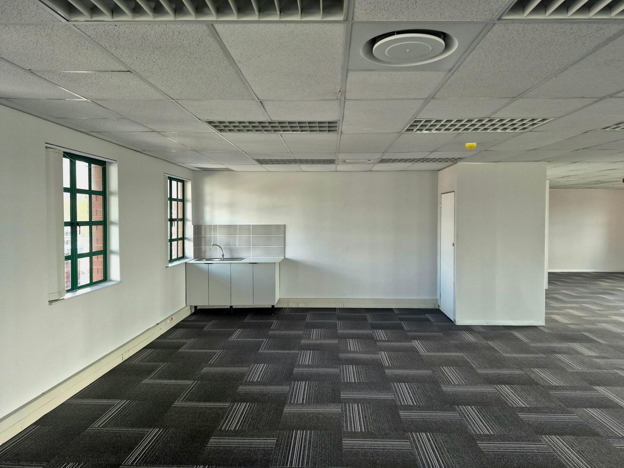 Photo 3 of 7