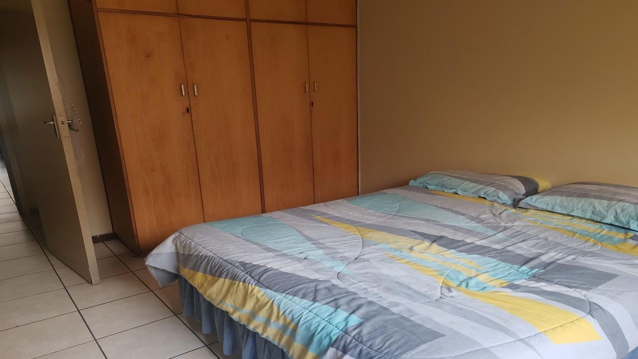 Photo 11 of 24