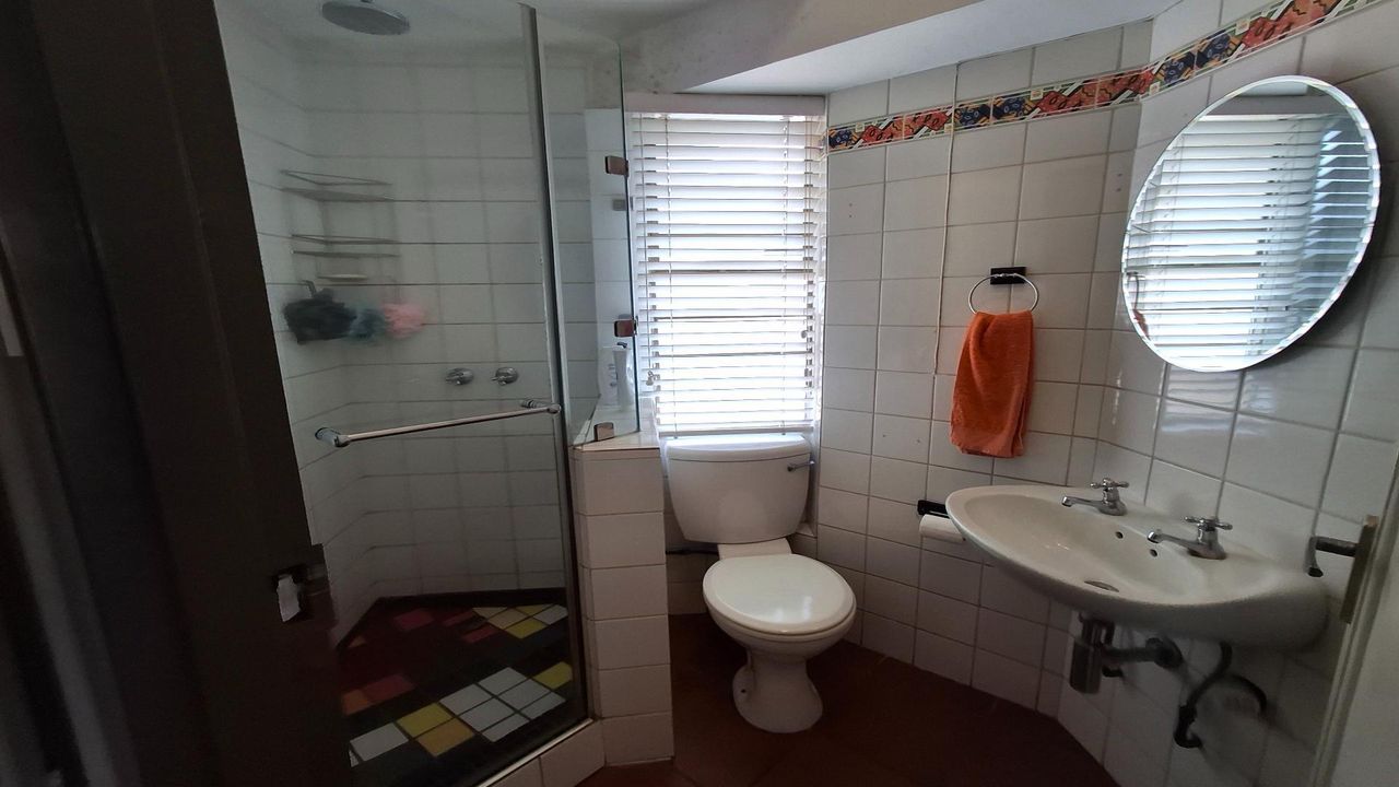 Photo 20 of 37