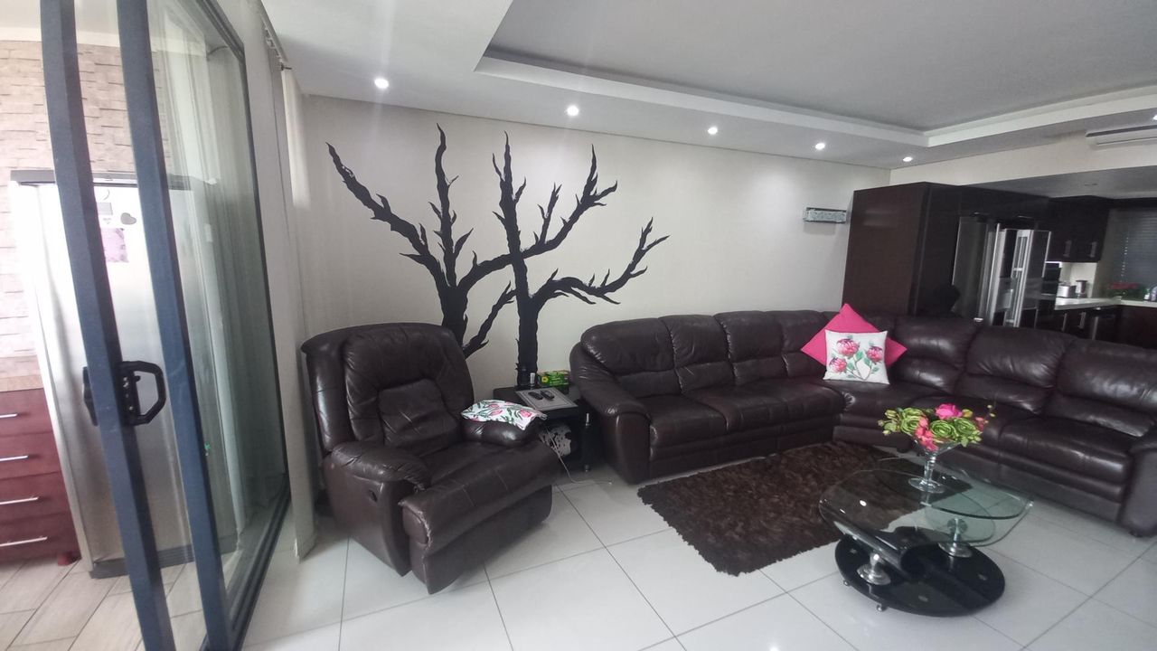 Photo 12 of 26