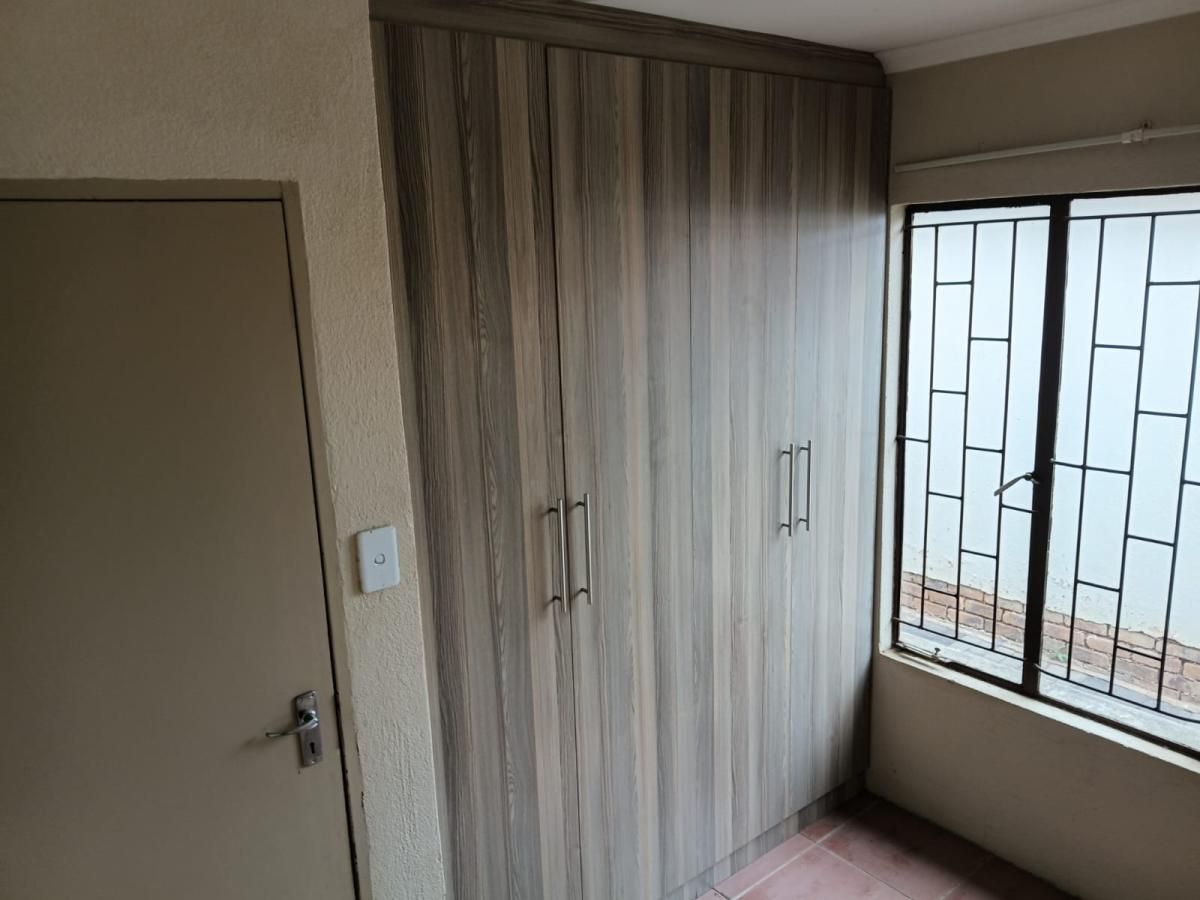 Photo 8 of 15