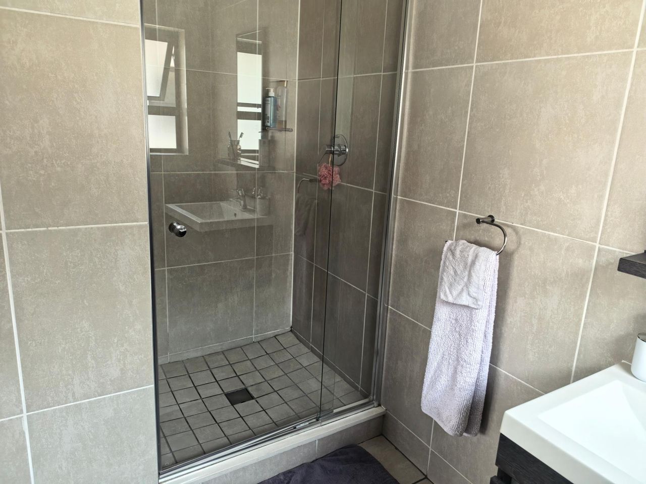 Photo 7 of 26