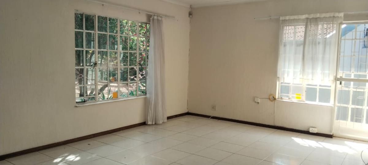 Photo 21 of 31