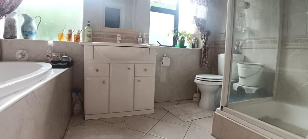 Photo 19 of 34