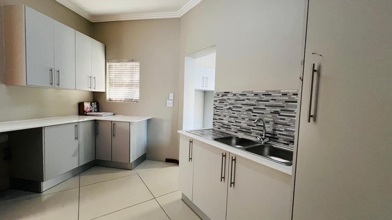 Photo of 3 Bedroom house to rent in Bankenveld Golf Estate, Witbank