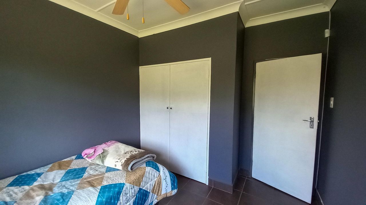 Photo 20 of 29