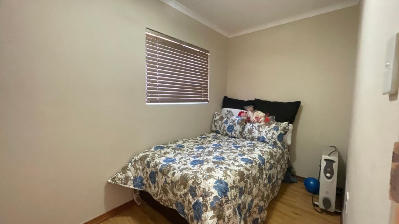 Photo 10 of 28