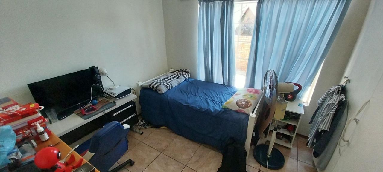 Photo 17 of 21