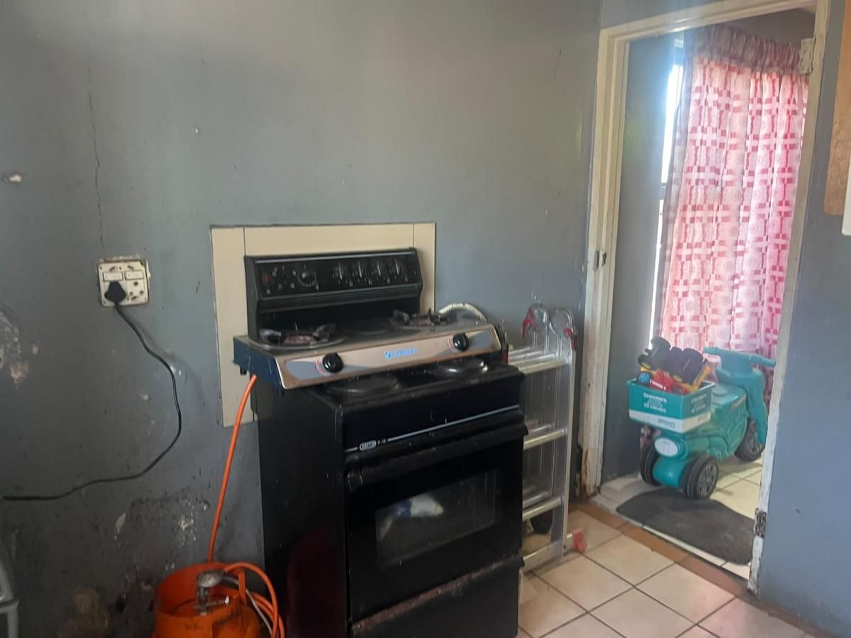 Photo 18 of 23