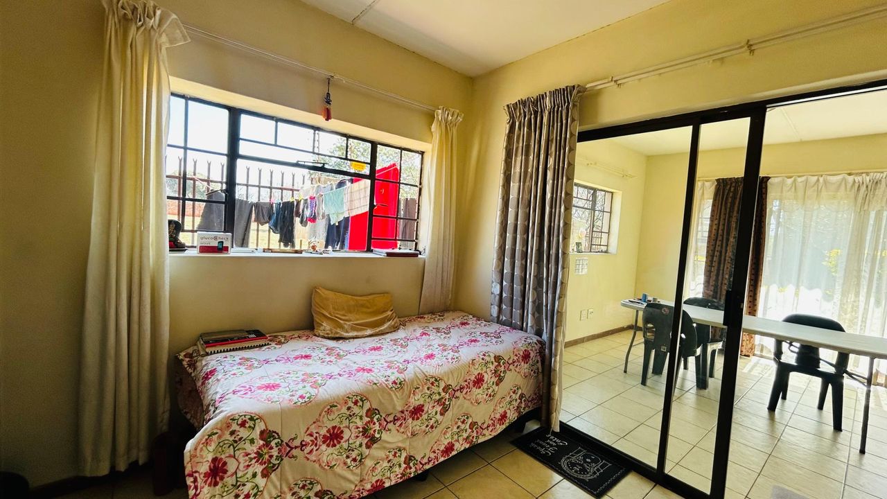 2 Bedroom apartment for sale in Dorandia, Pretoria