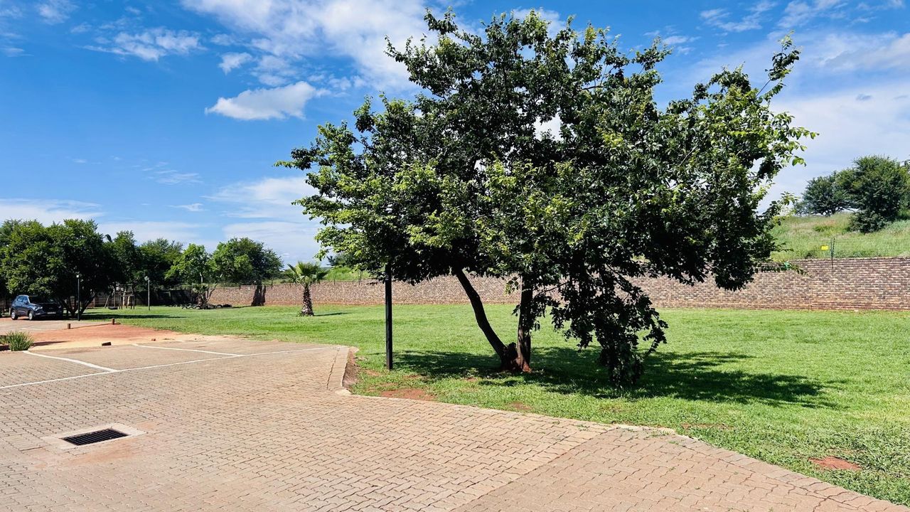 Photo 18 of 21