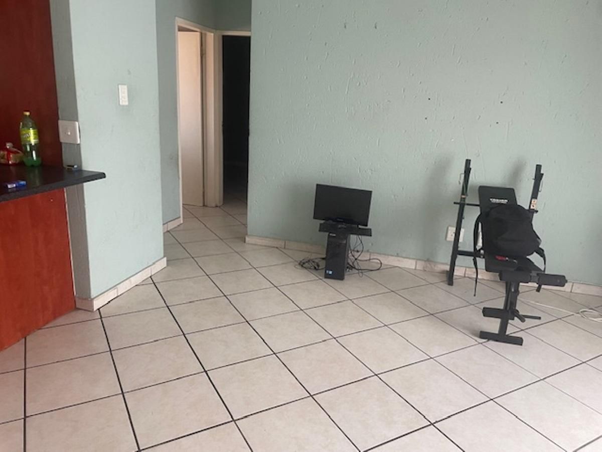 Photo 5 of 21