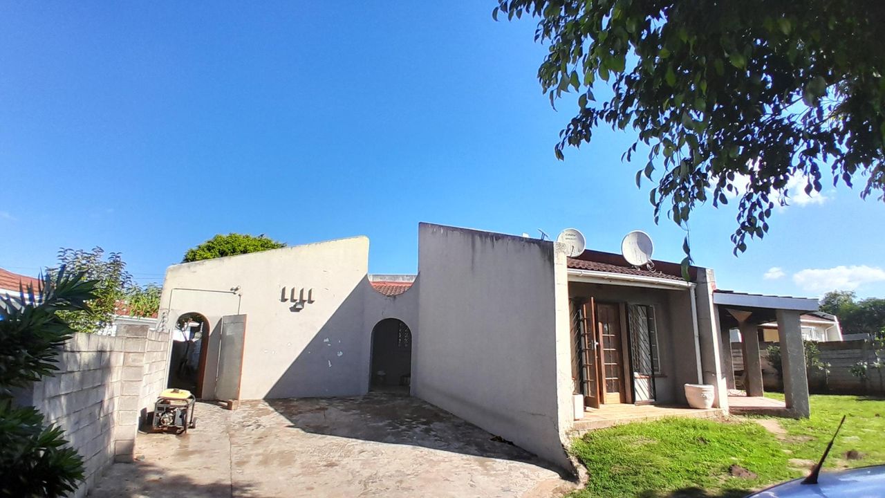 Photo 8 of 89