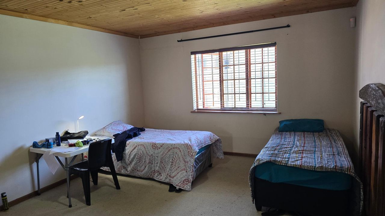 Photo 14 of 21
