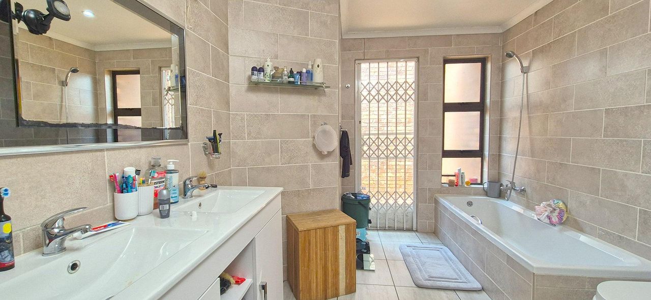 Photo of 3 Bedroom house for sale in Bruma, Johannesburg