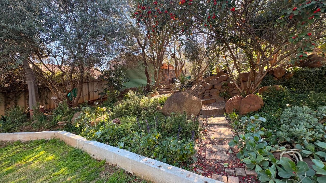 5 Bedroom house for sale in Dan Pienaar, Bloemfontein
