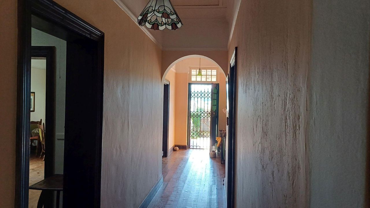Photo 10 of 28