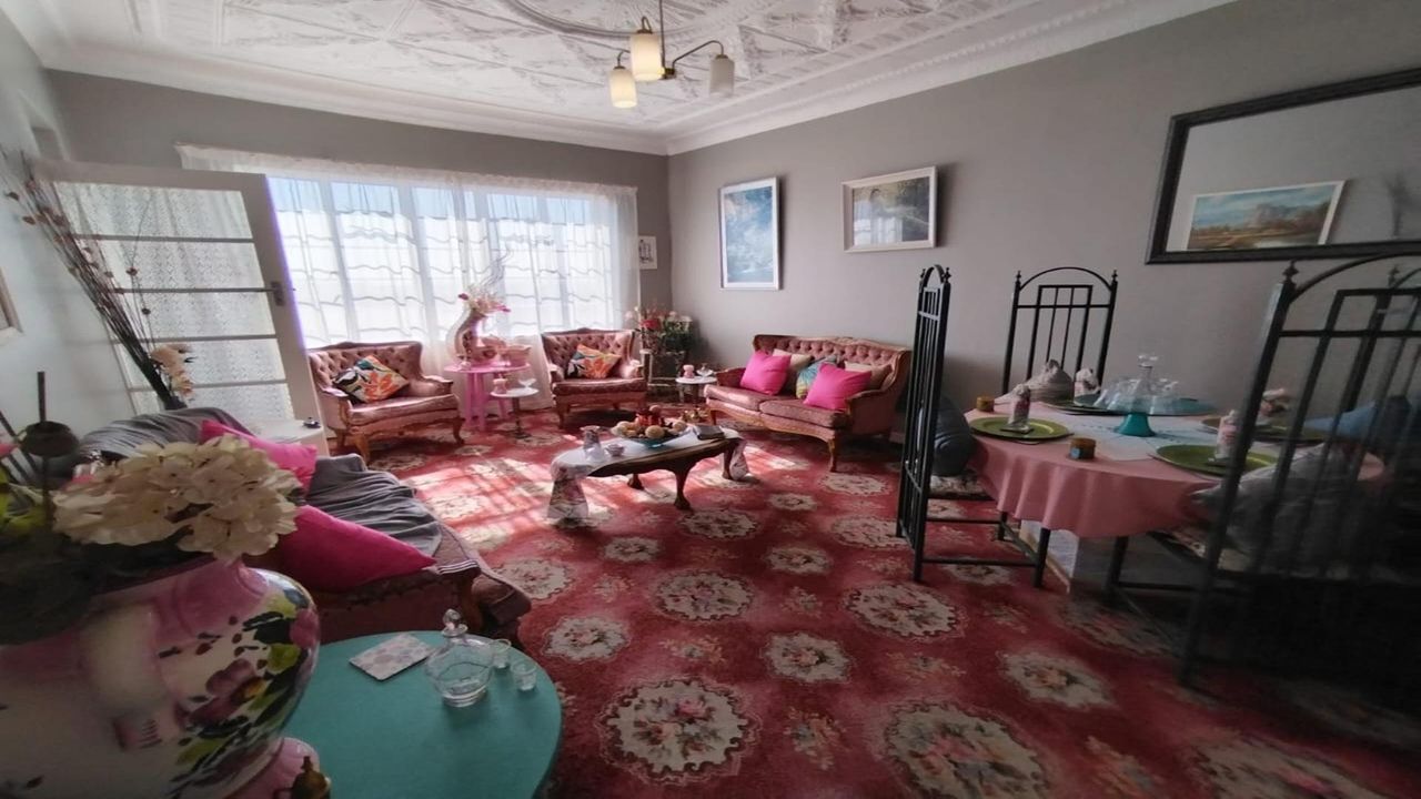 Photo 18 of 29