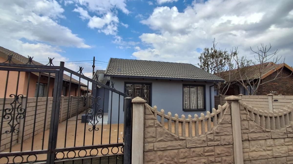 Photo of 2 Bedroom house to rent in Kwaguqa, Witbank