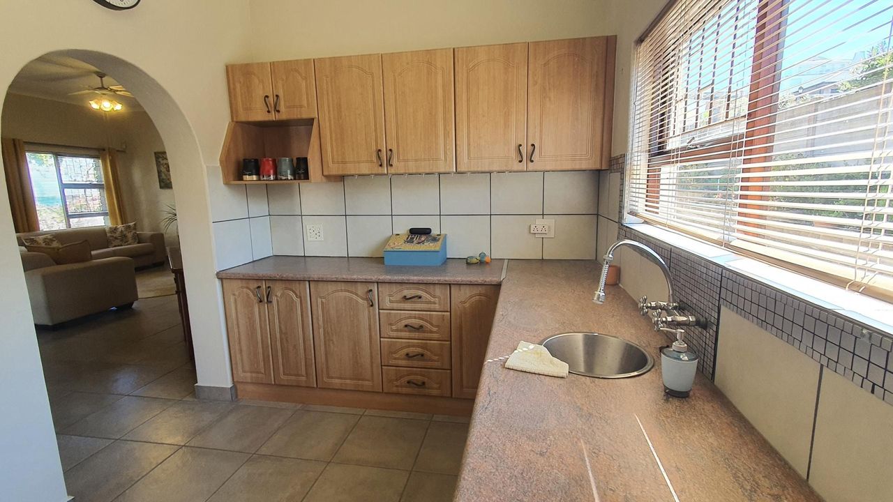 Photo 13 of 38