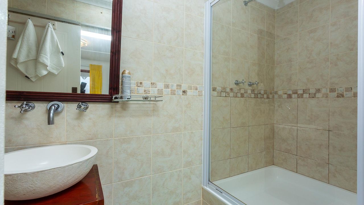 Photo 15 of 22