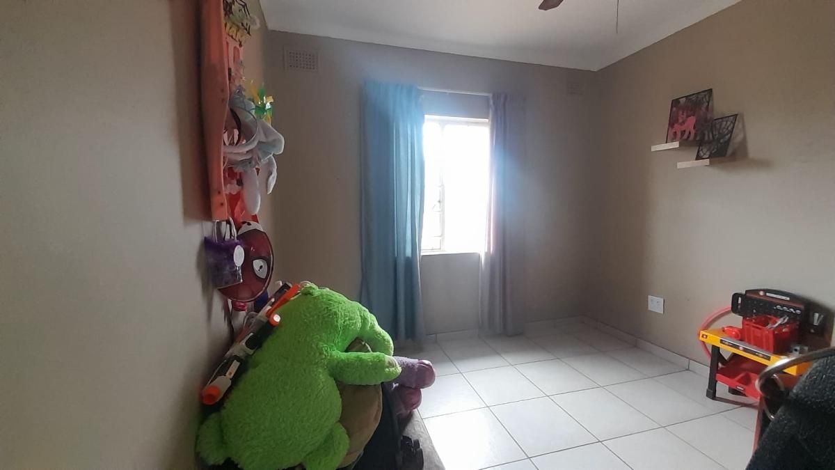 Photo 8 of 19