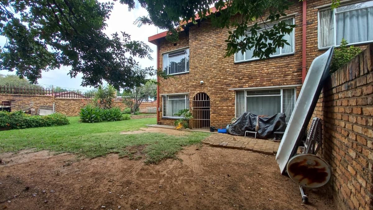 Photo of 3 Bedroom townhouse - sectional for sale in Middelburg Central
