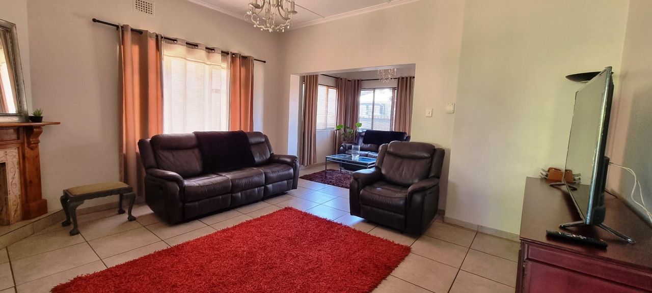 Photo of 3 Bedroom house to rent in Claremont, Cape Town