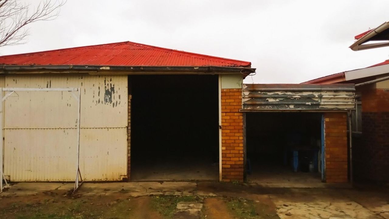 Photo 8 of 35