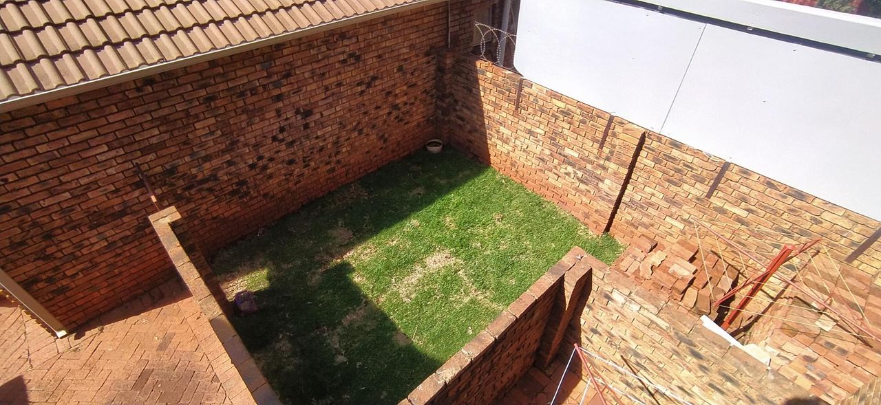 Photo 10 of 16