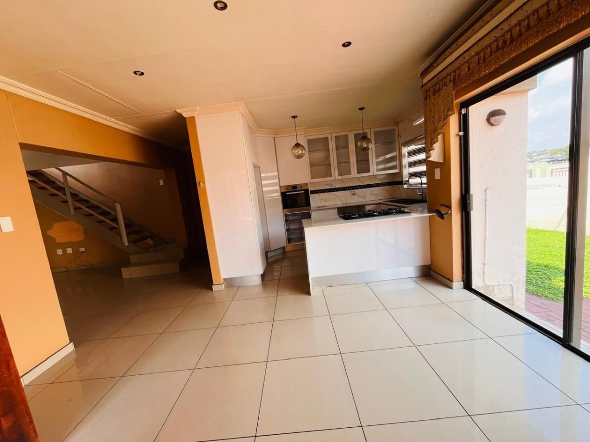 Photo of 4 Bedroom townhouse - freehold for sale in Ben Fleur, Witbank
