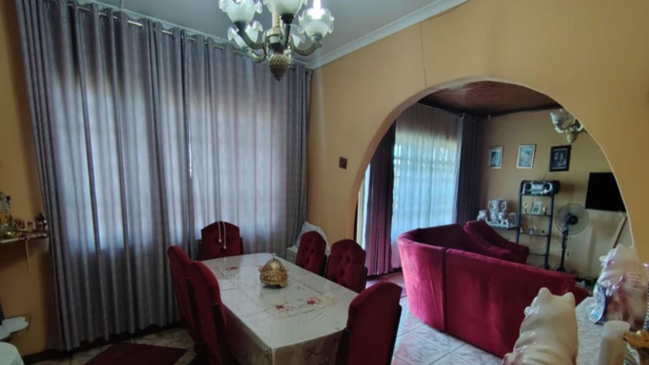Photo 16 of 21