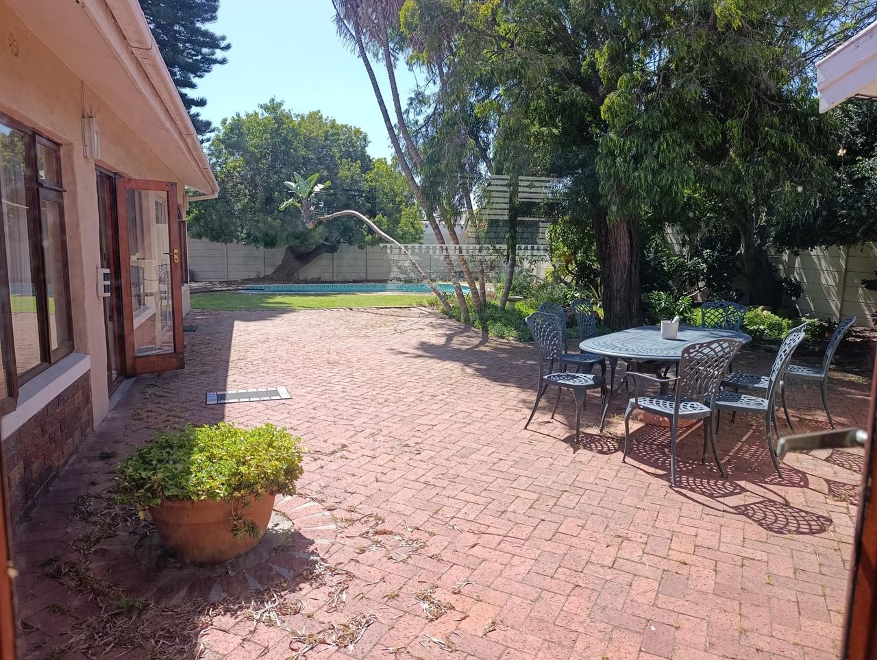 Photo 14 of 17