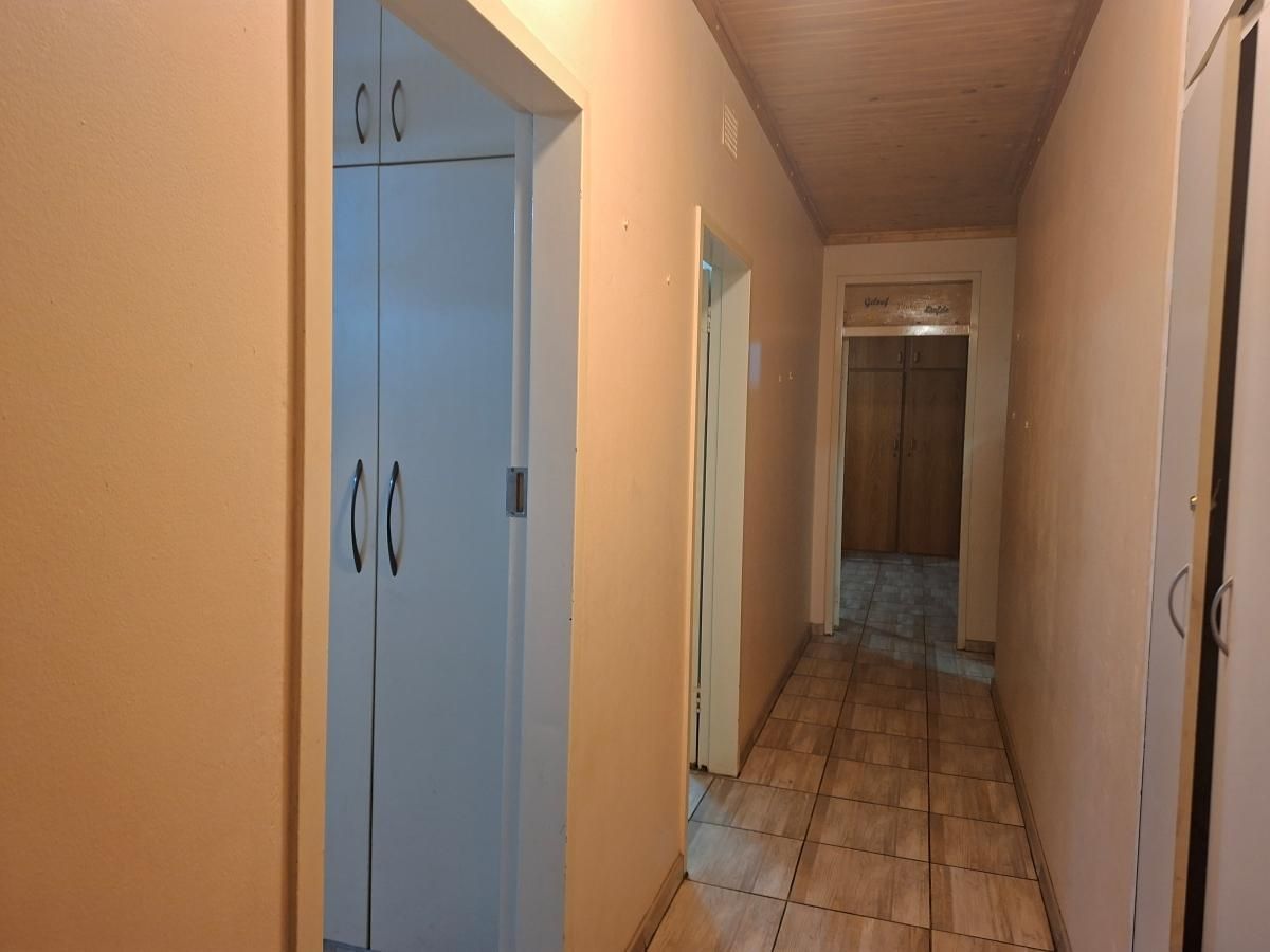 Photo 13 of 35