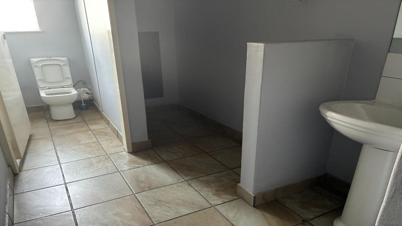 Photo 14 of 34