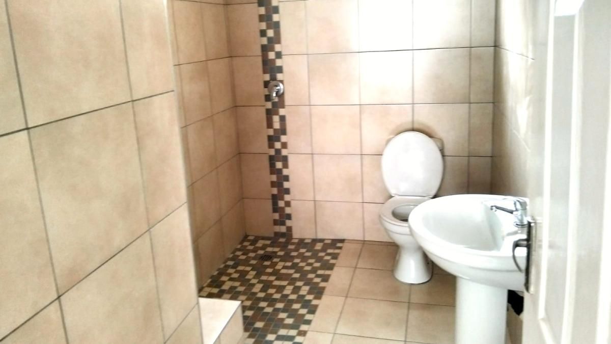 Photo 5 of 7