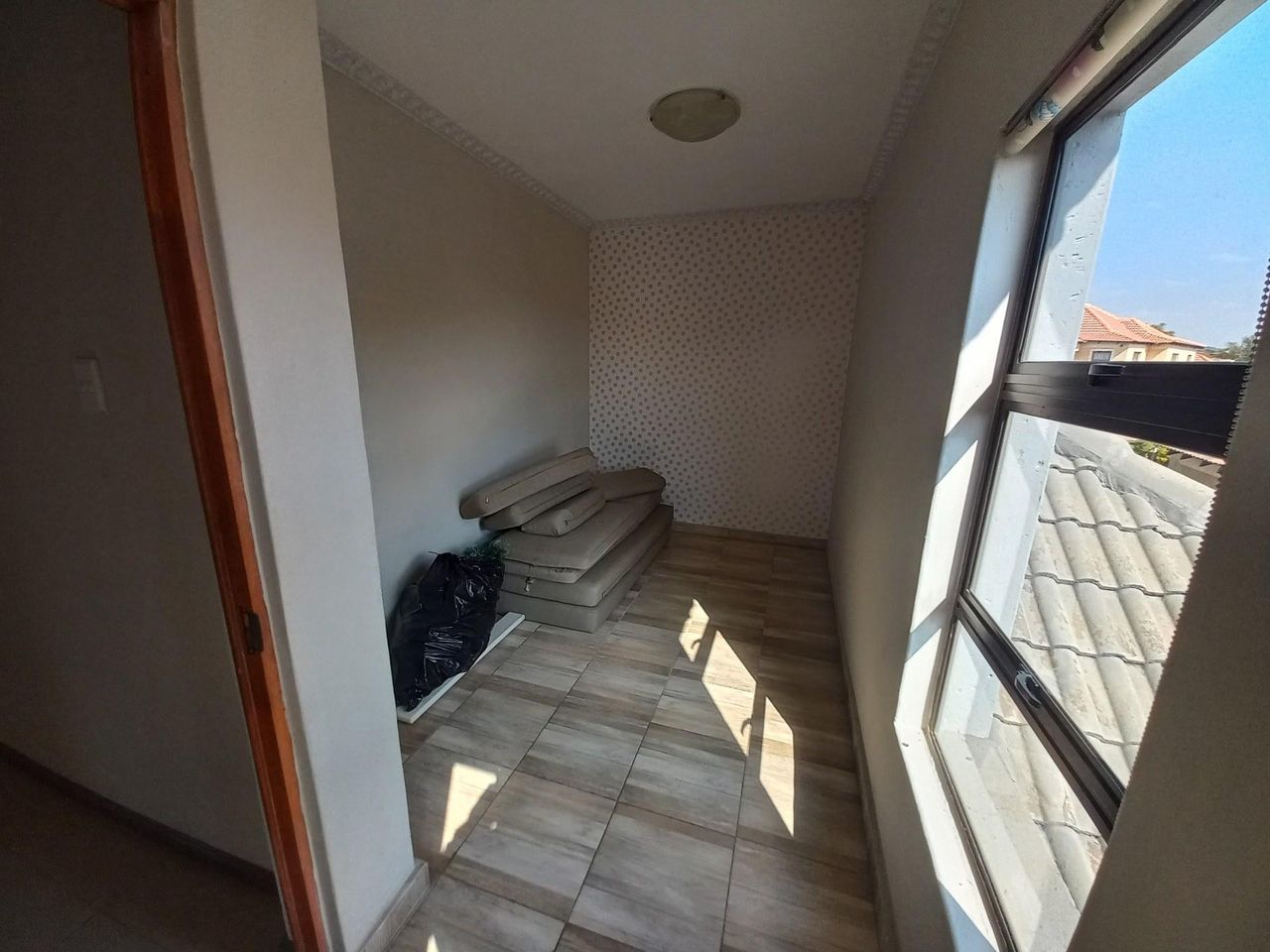 Photo 36 of 67