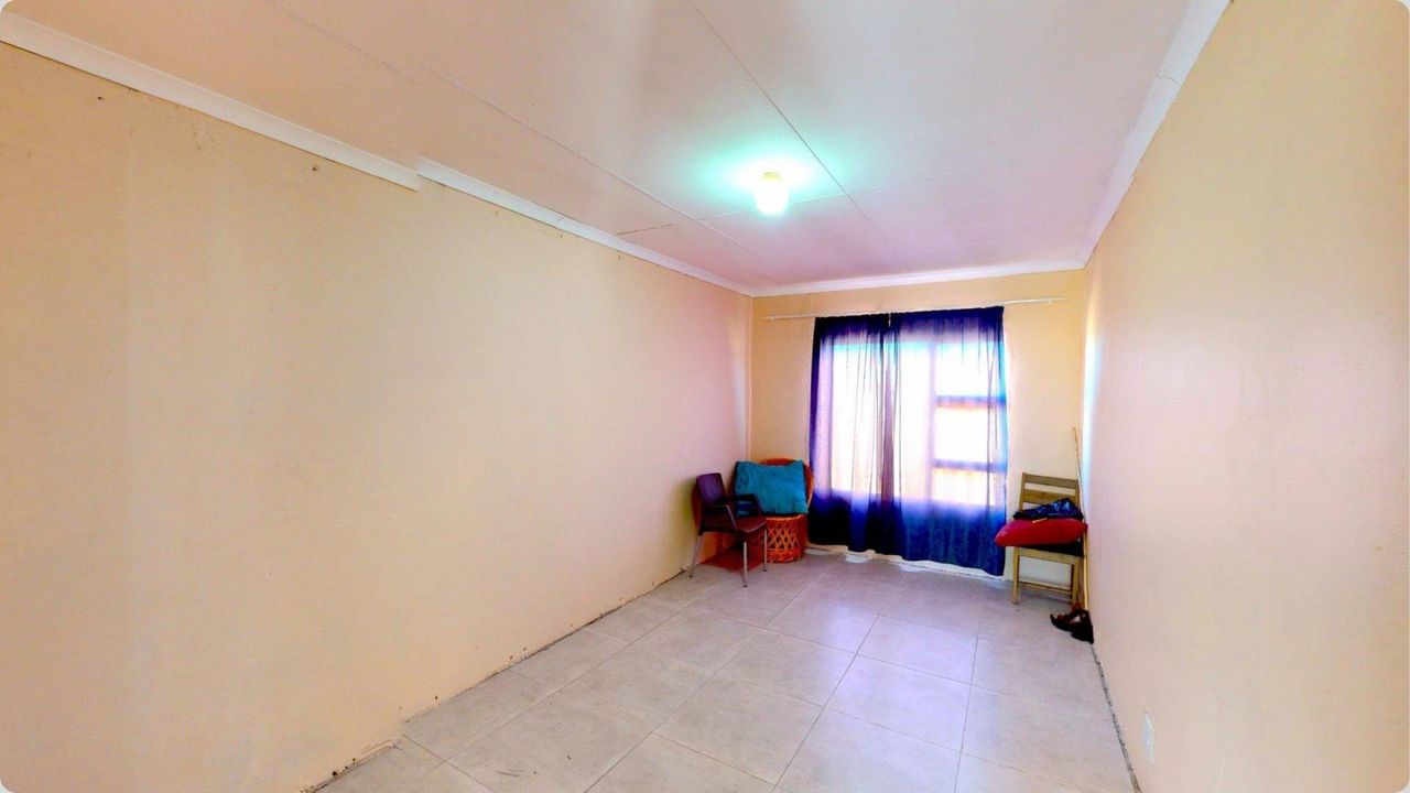 Photo 16 of 34