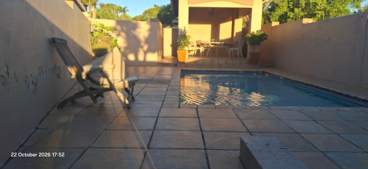 Photo 19 of 20