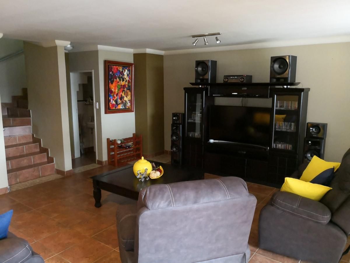 Photo 6 of 25
