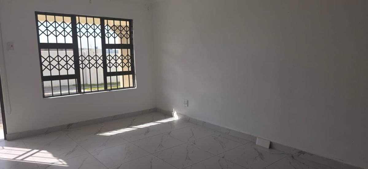 Photo 8 of 23