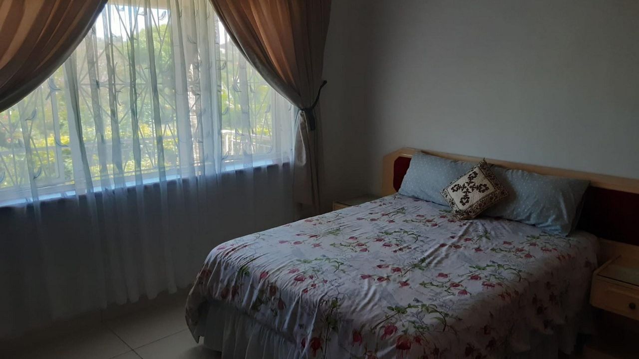 Photo 19 of 25