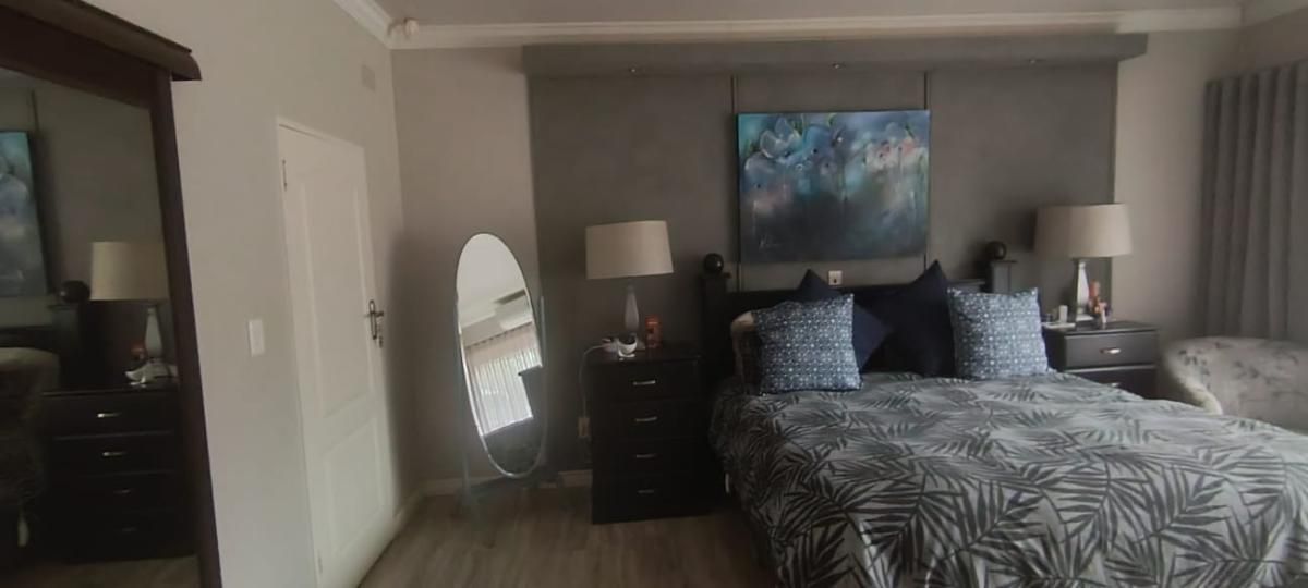 Photo 18 of 47